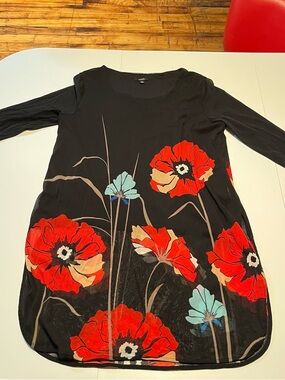 Alfani Black 3/4 Sleeve Tunic with Red, Tan, and Aqua Floral Print